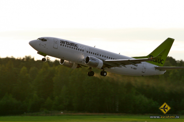 Boeing 737-36Q